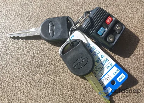 2010 Ford Explorer Eddie Bauer из США, поврежденный, VIN 1FMEU7EE2AUA67177